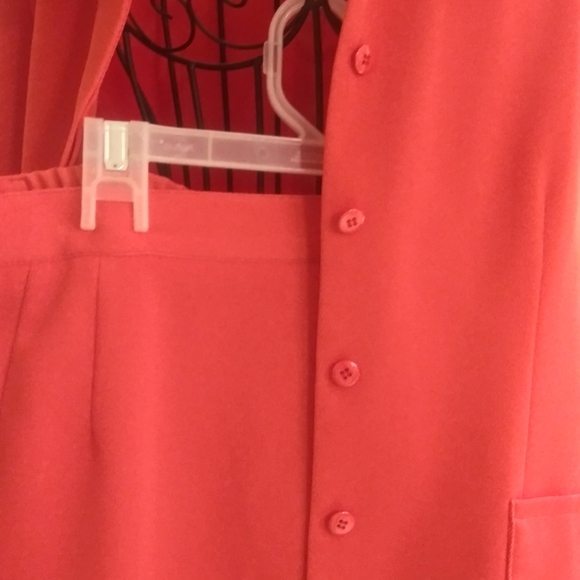 Suit - Picture 5 of 6